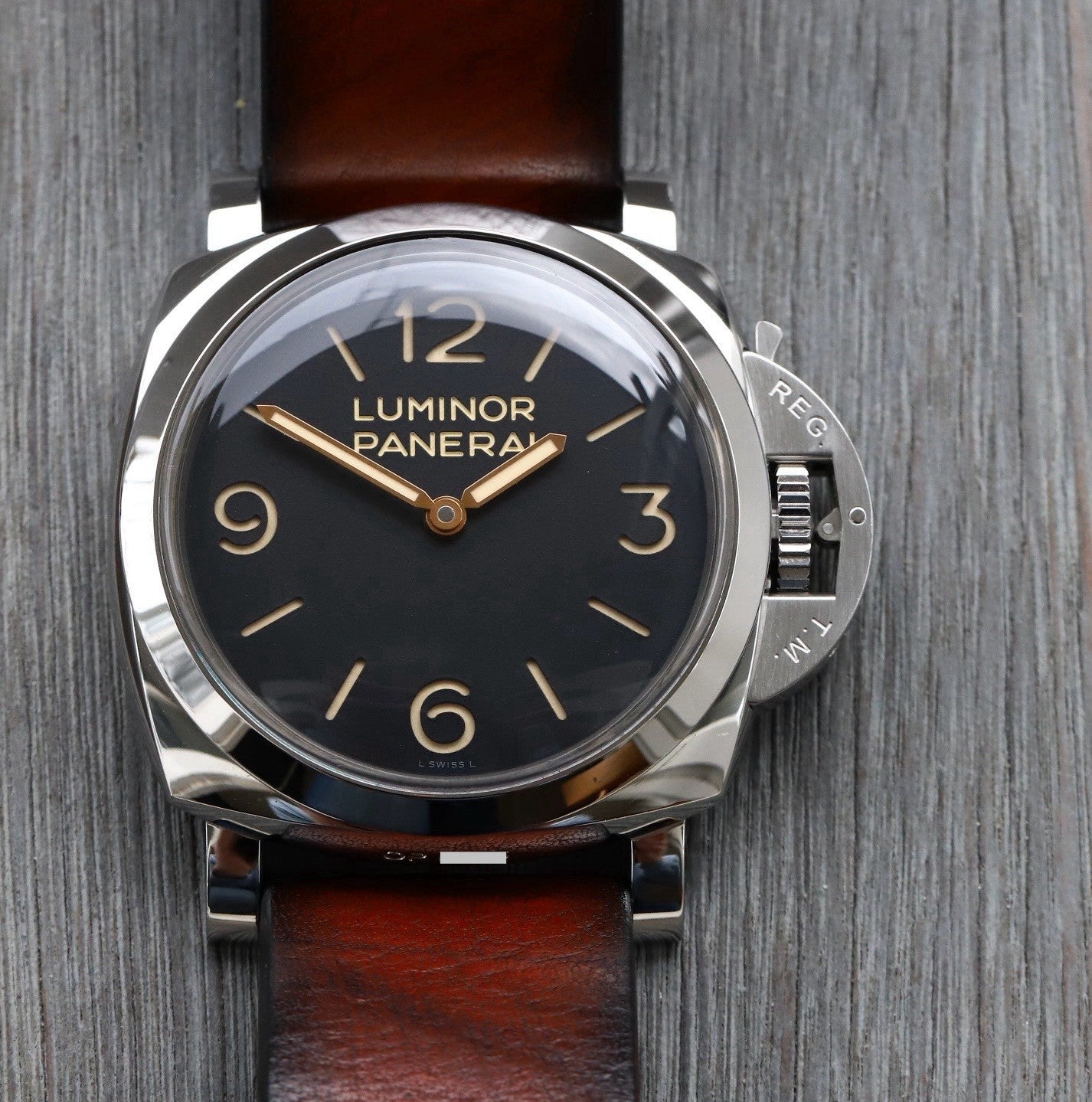 Panerai Luminor 1950 3 Days 47mm PAM372 PAM00372 - P serial 