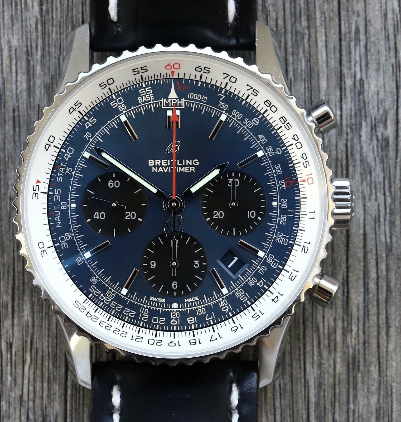 Navitimer 1 b01 hot sale chronograph 43
