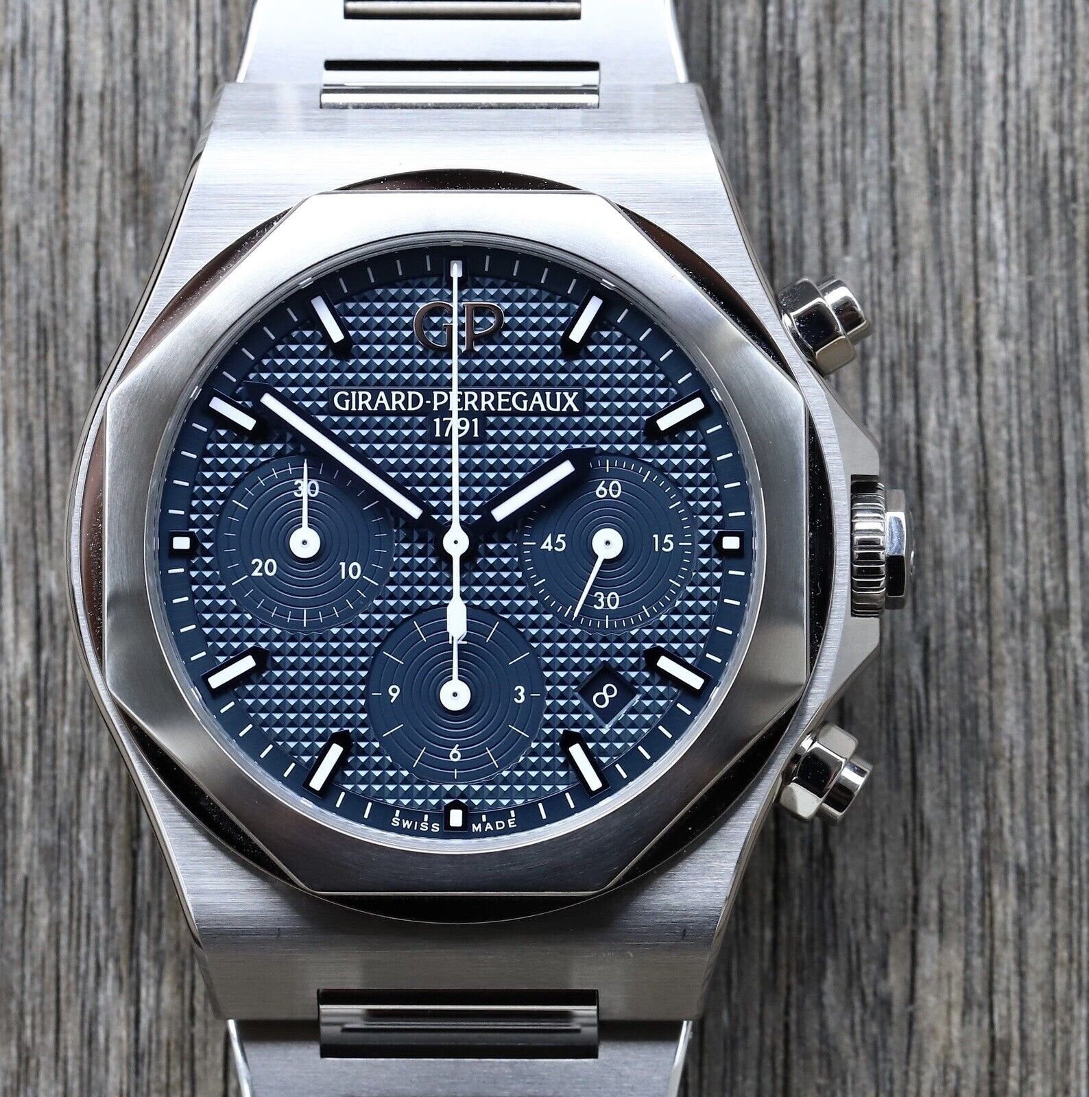 Girard-Perregaux Laureato Chronograph 81020-11-431-11A 42mm 2019