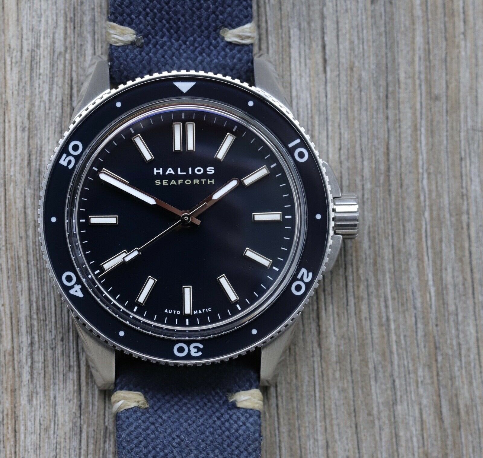 Halios dive watch online