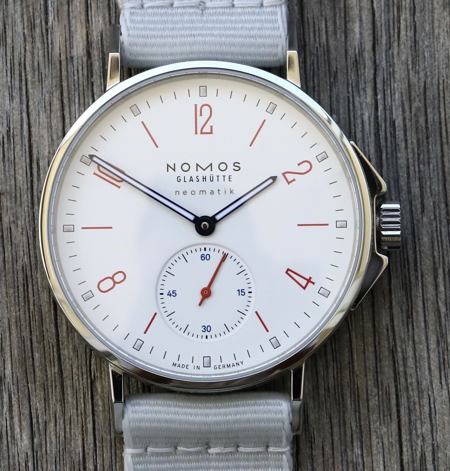 Nomos 564 deals