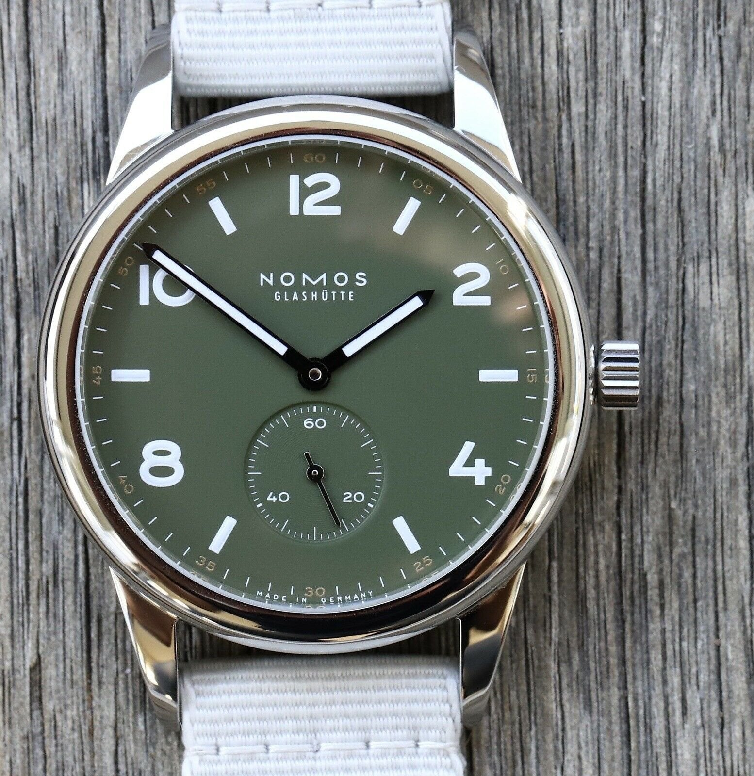 Nomos au 2025