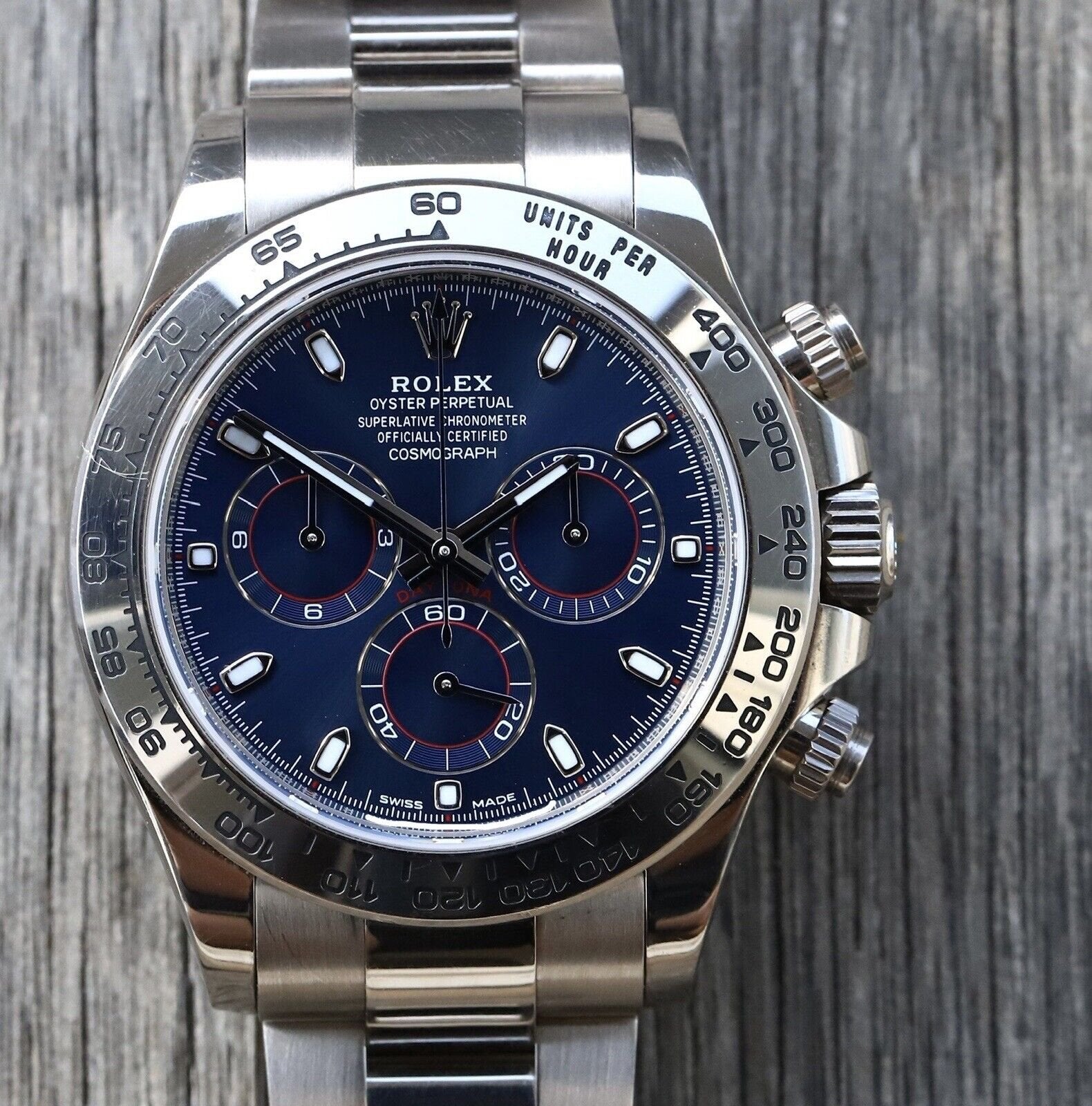 Rolex daytona white on sale gold blue dial review