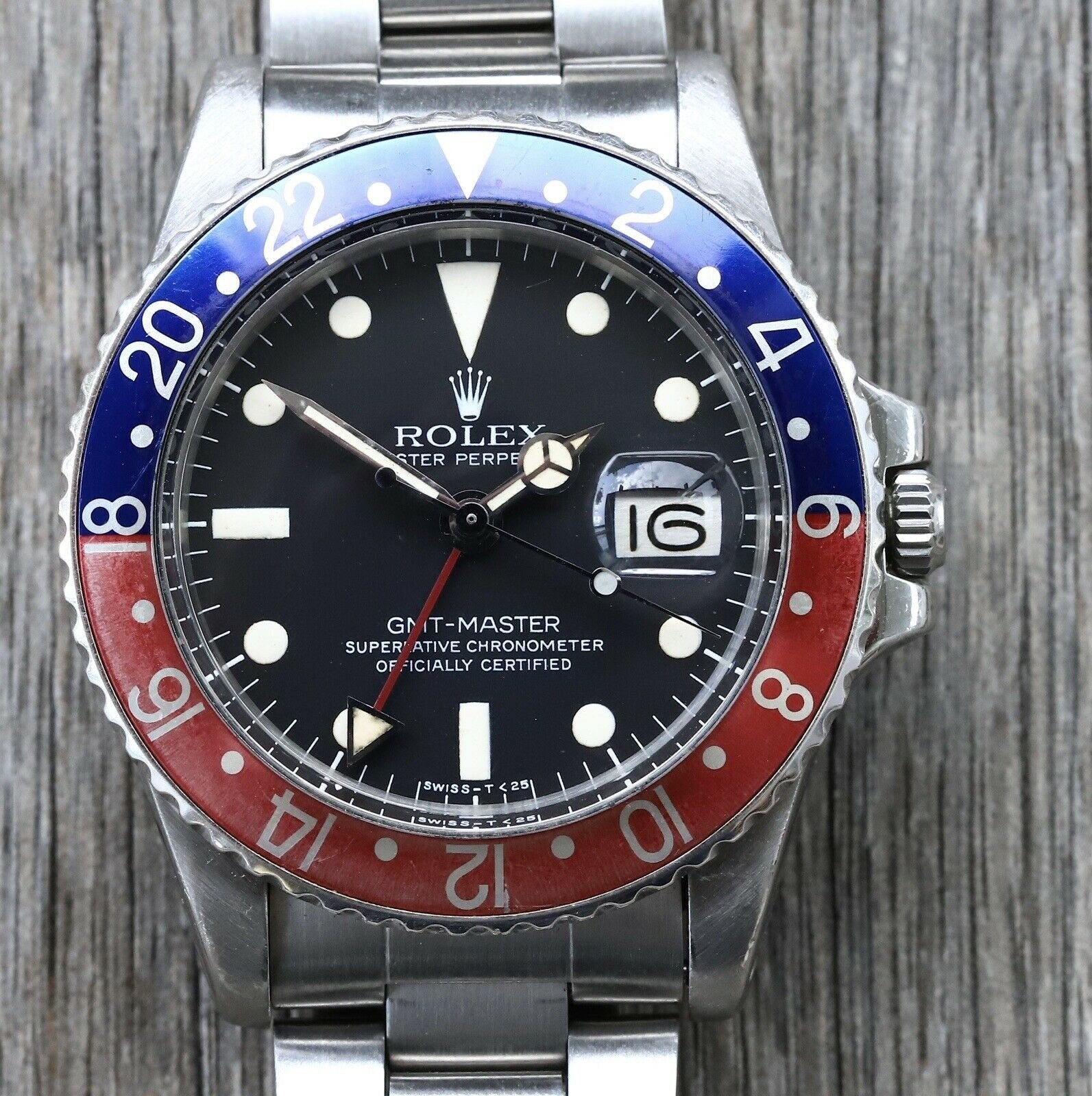 Rolex gmt master 1675 pepsi hotsell