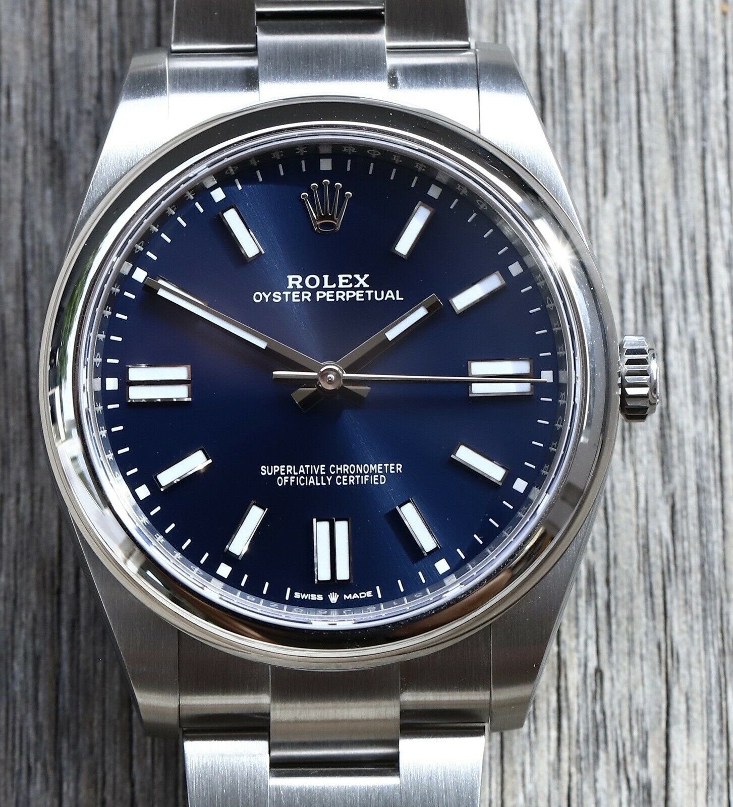 Pre - Owned ROLEX Oyster Perpetual 41 with a bright blue dial and an Oyster  bracelet M124300-0003 Complete