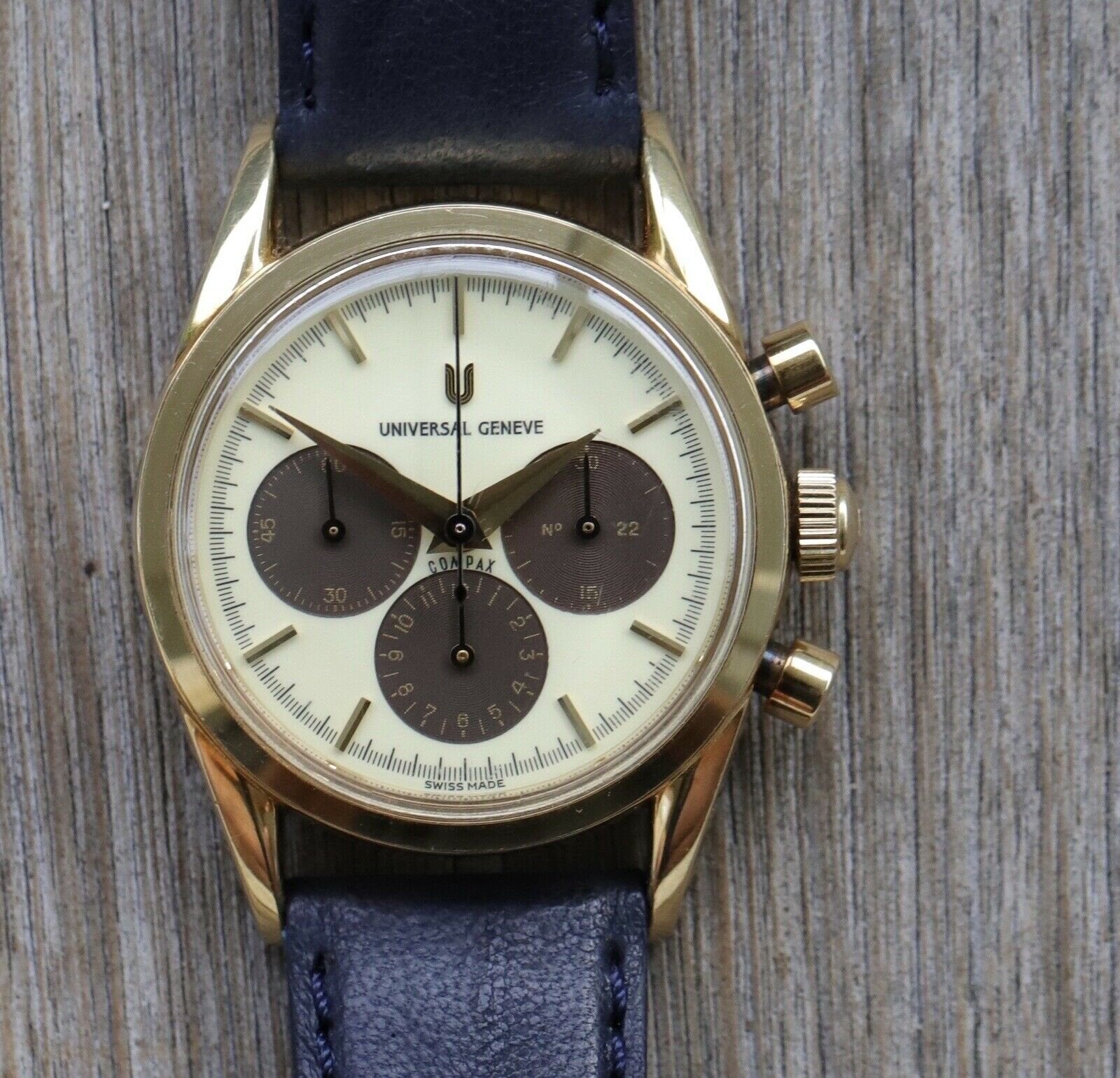 Universal Geneve Compax 18K YG 184.450 – Watch Vault Australia