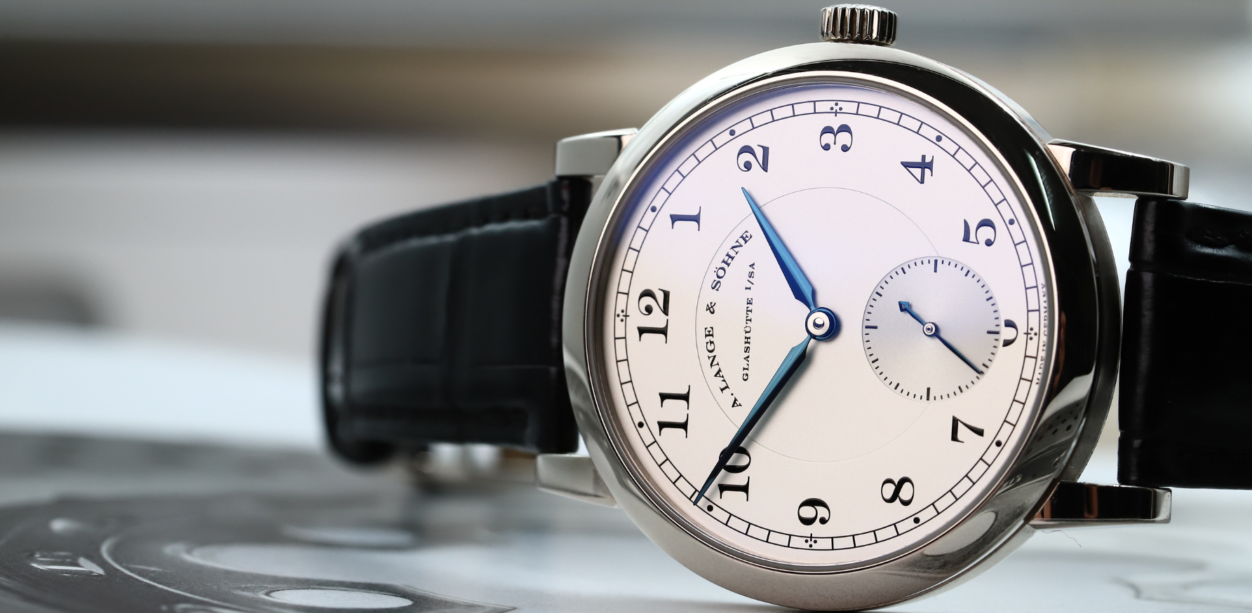 A._Lange_and_Sohne_233.026_1815_18K_White_Gold_40mm_2.png