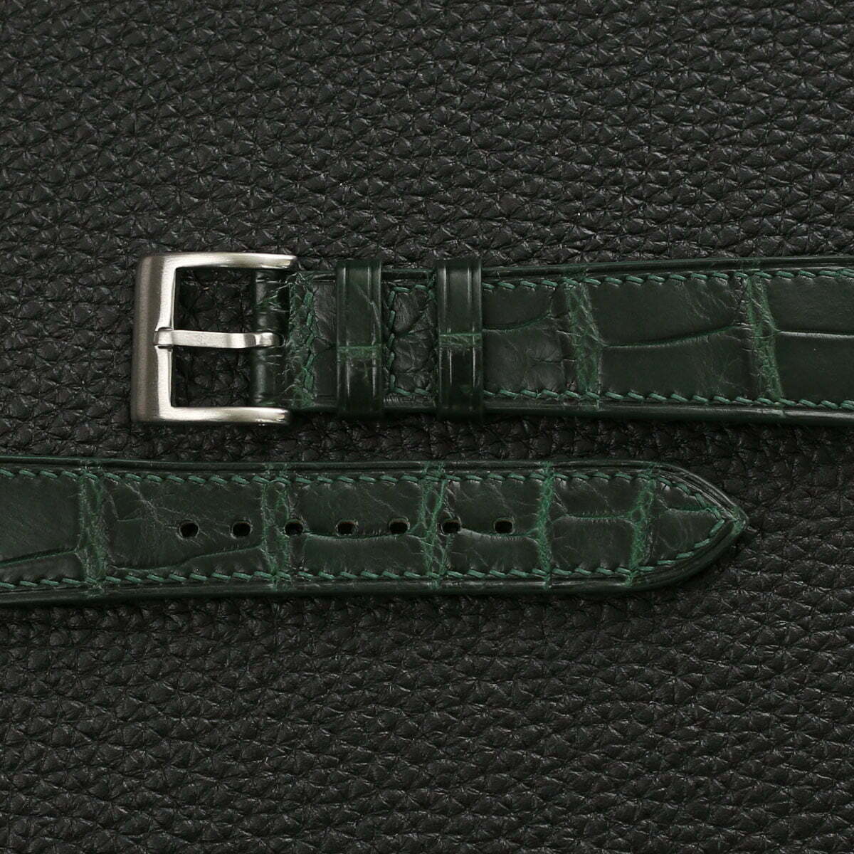 AlligatorLeatherWatchStrapWatchVaultDarkGreen03_e08dadf7-927c-4dff-9993-0430d641f176.jpg