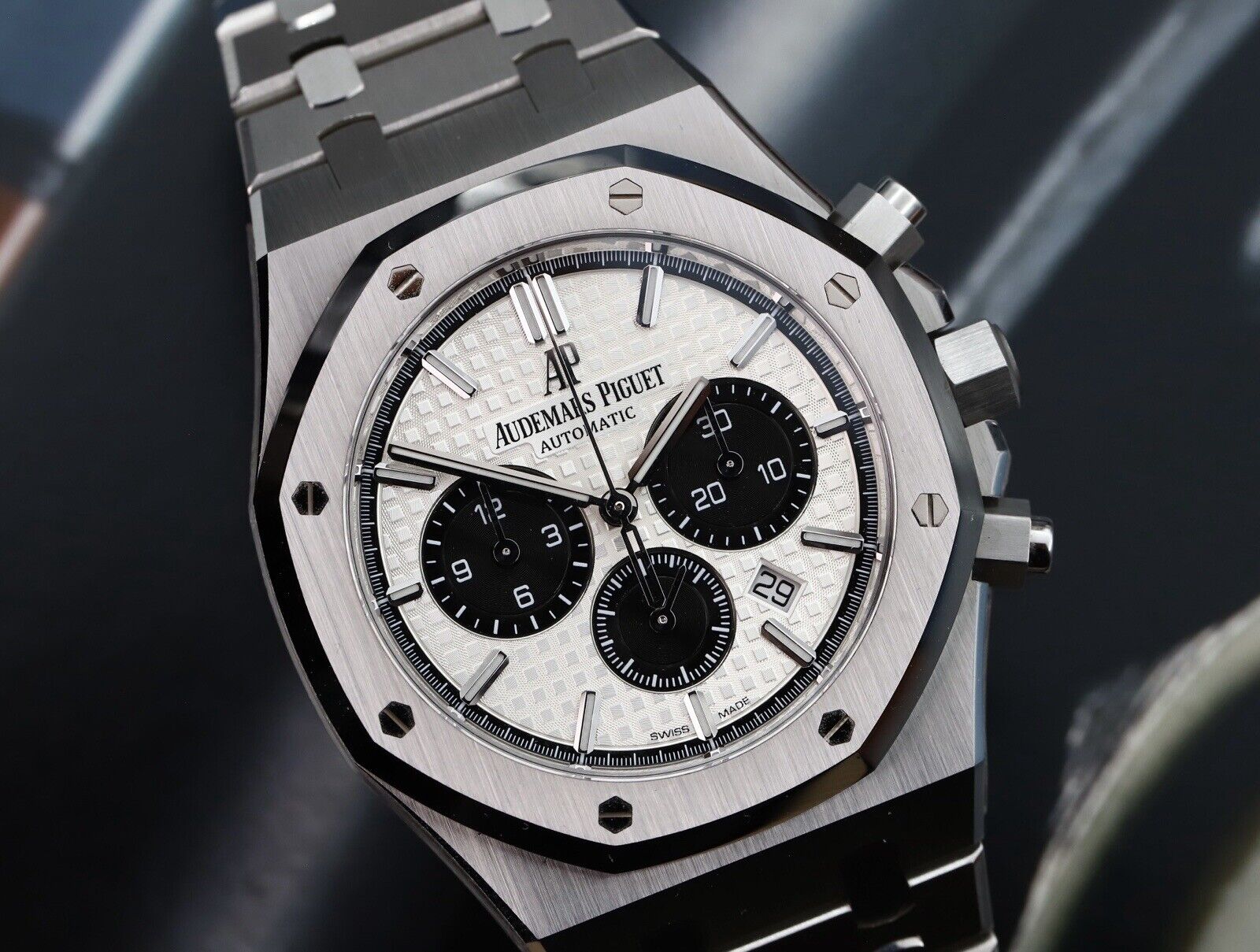 AudemarsPiguetRoyalOakChronographPanda41mm26331ST.OO.1220ST.03WatchVault02.jpg