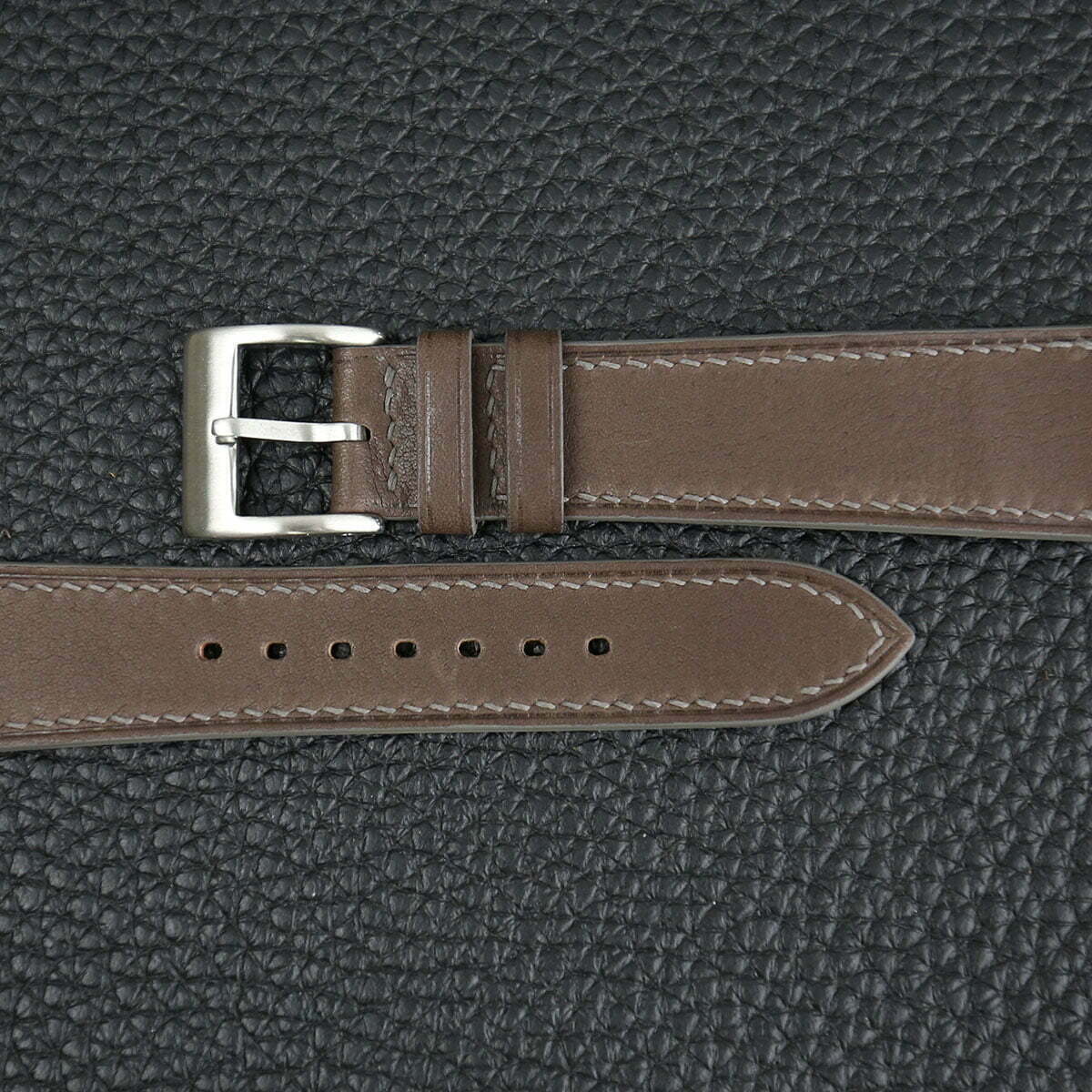 BareniaLeatherWatchStrapWatchVaultDarkBrown02_81ed8f42-7863-4717-8a7f-c1e7bf88adb1.jpg