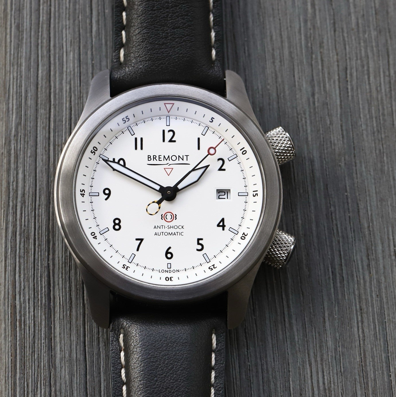 BremontMBIIWhiteDialTitaniumBarrel-2020WatchVault01.jpg