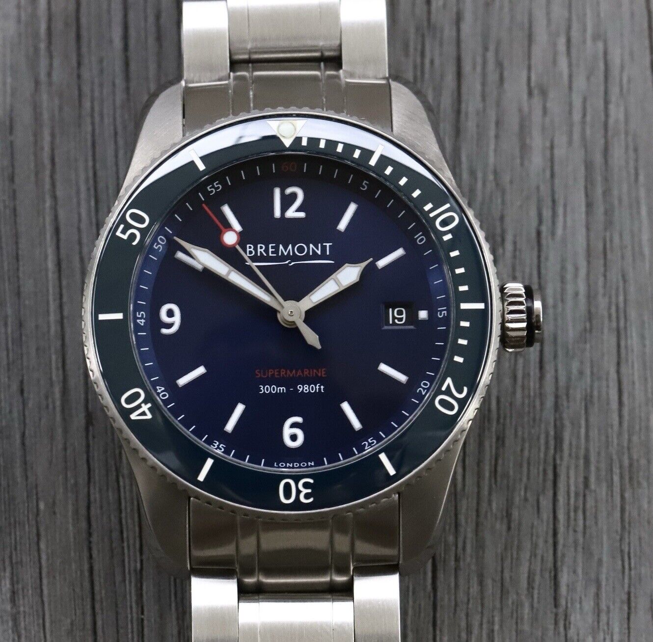 BremontSupermarineS300BlueDialS300.BL.BR-2018WatchVault01.jpg