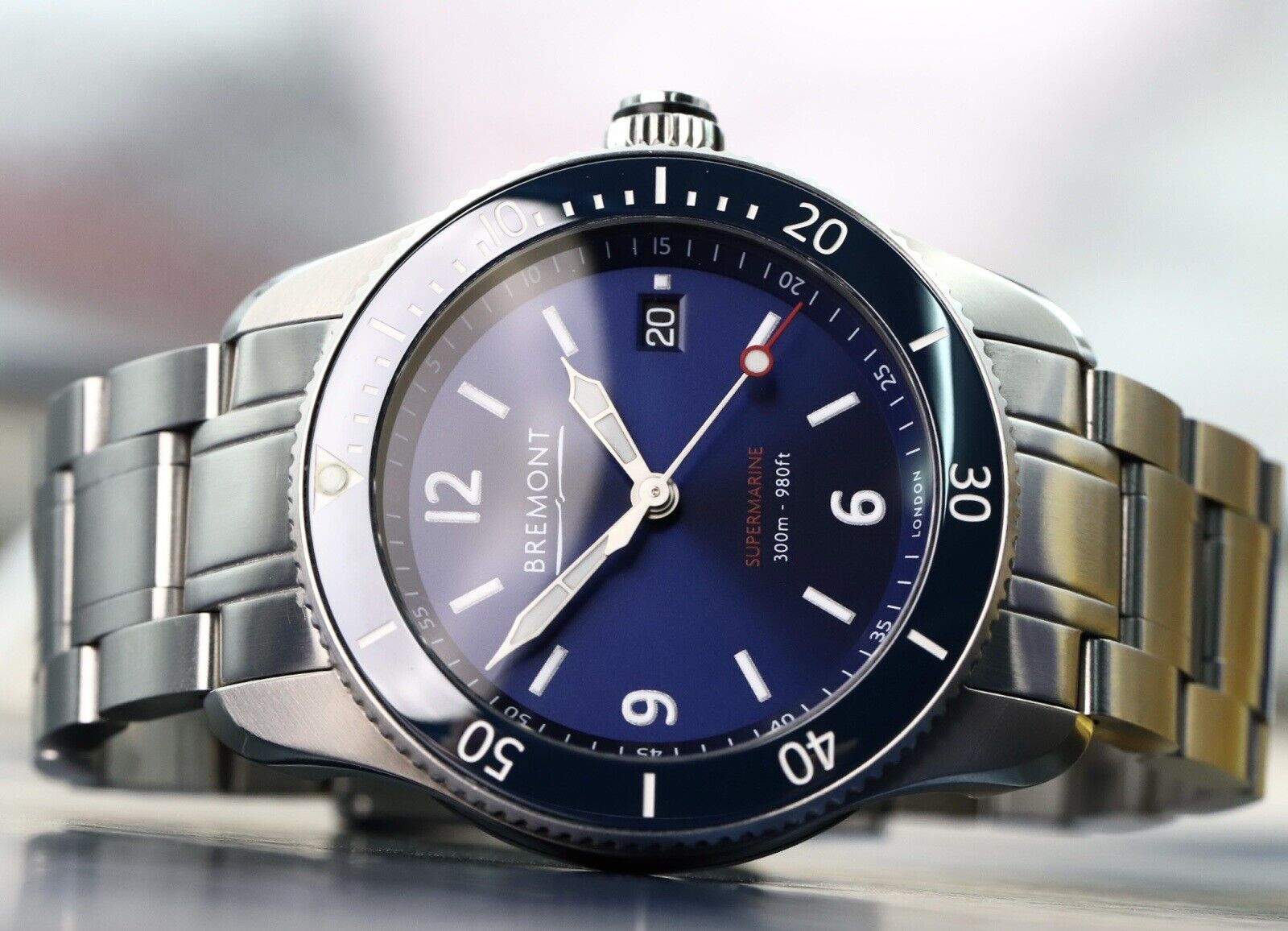 BremontSupermarineS300BlueDialS300.BL.BR-2018WatchVault02.jpg