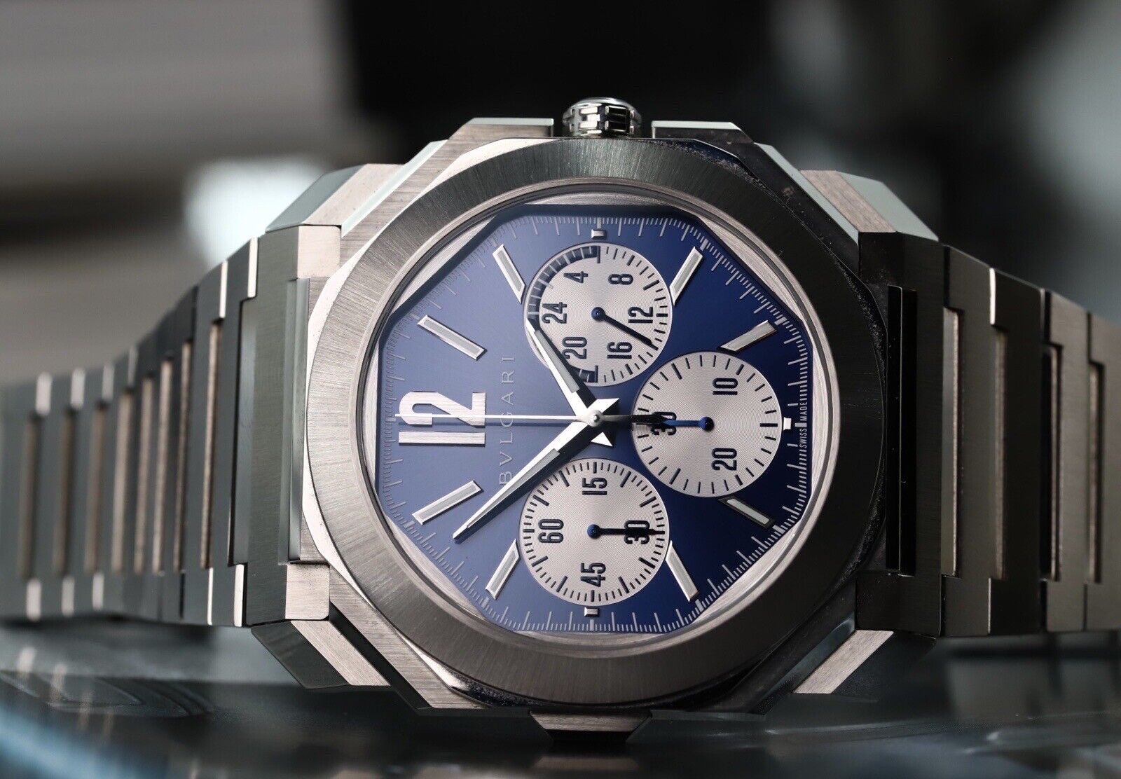 BulgariOctoFinissimoSChronographGMTSteelBlueDial103467_2021WatchVault02.jpg