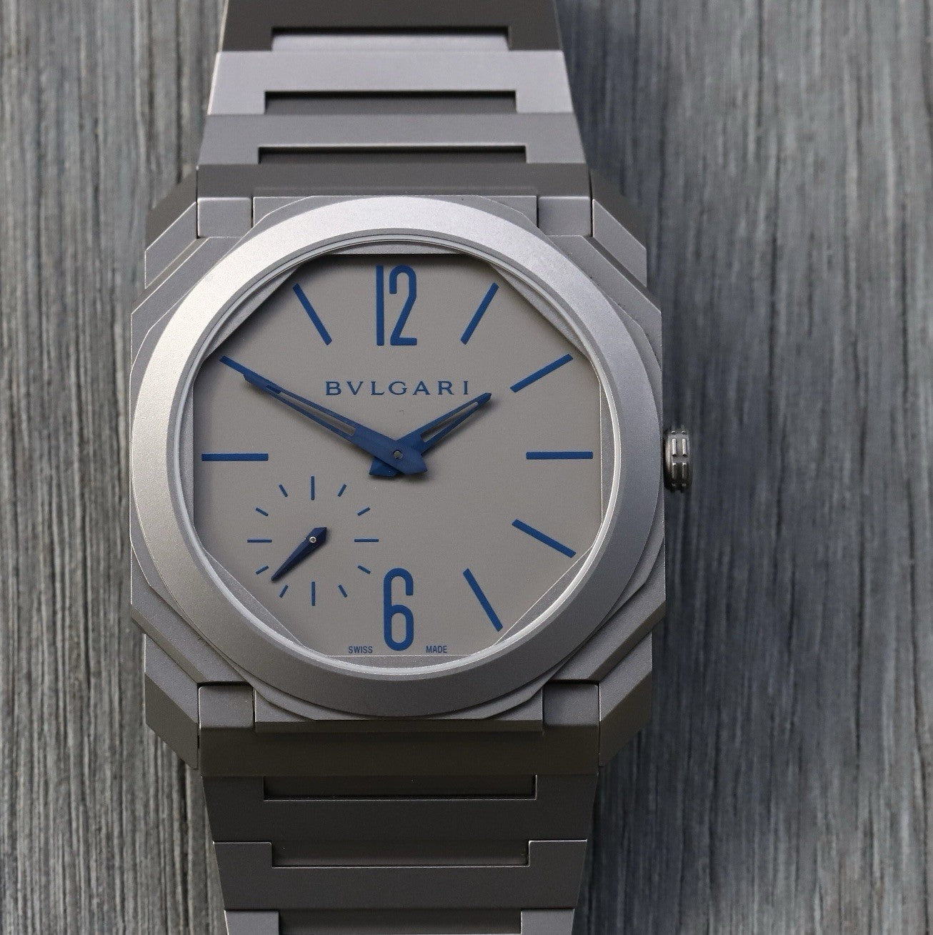 BulgariOctoFinissimoTitaniumExtraThinGreyBlue40mmLE102945-2018WatchVault01_5d2f6cc3-d088-466e-bdb9-174ef5b2dfaf.jpg