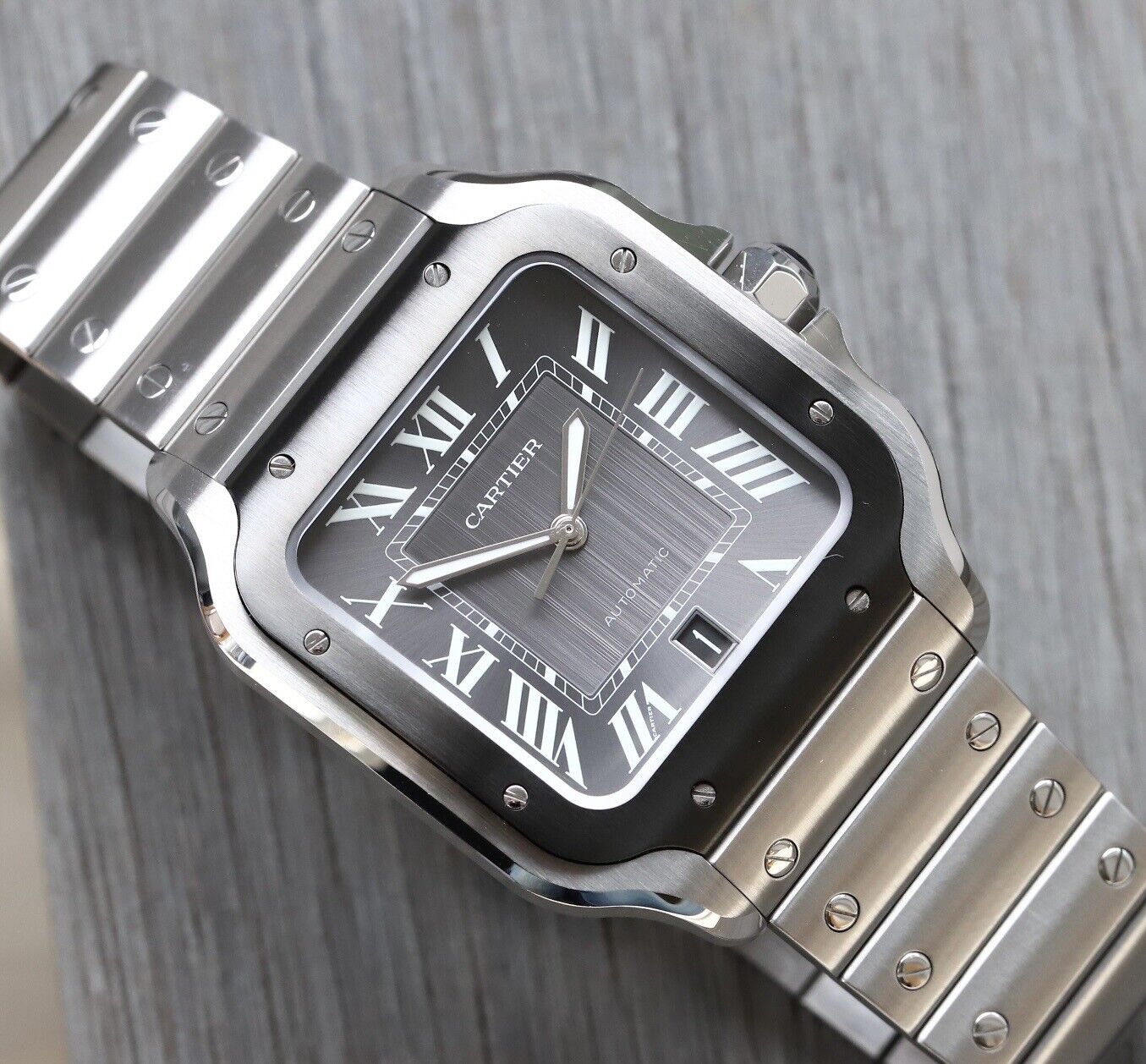 CartierSantosDeCartierGreyADLCLargeAutomaticWSSA0037-2022WatchVault02.jpg