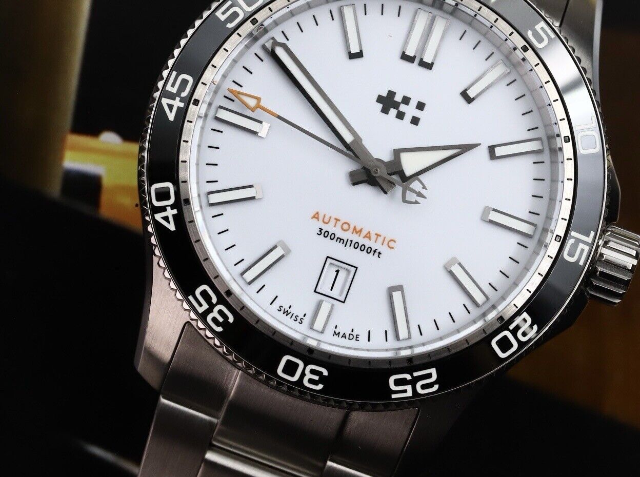 Christopher Ward C60 Trident Pro 300 42mm White Dial 2022 Watch christopher-ward-c60-trident-pro-300-42mm-white-dial-2022-watch