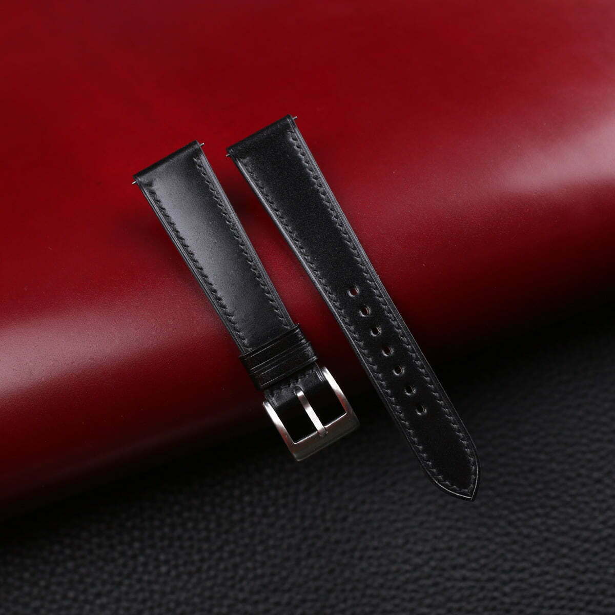 CordovanLeatherWatchStrapWatchVaultBlack01_7c4bf484-d17a-46a2-97b6-6adc9c601d5d.jpg