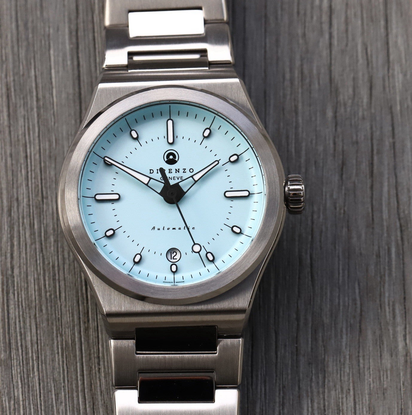 DirenzoDRZ-04MondialV2LightBlue-2022WatchVault01.jpg