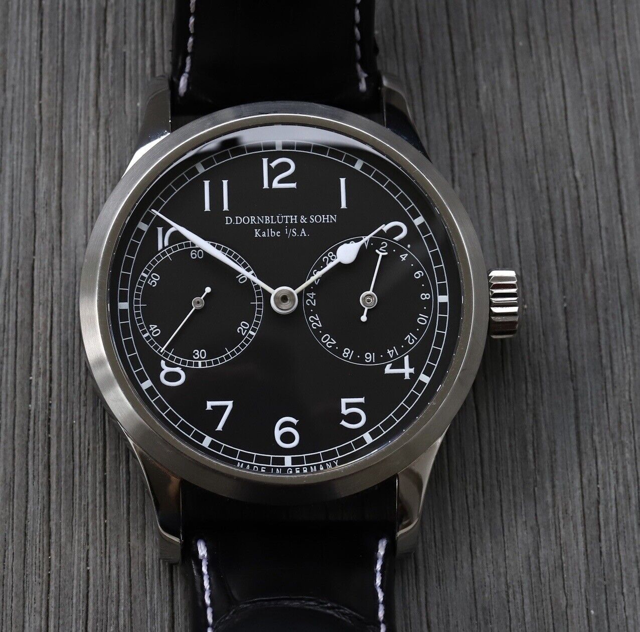 Dornbluth_Sohn99.4BlackDial-2011WatchVault01.jpg