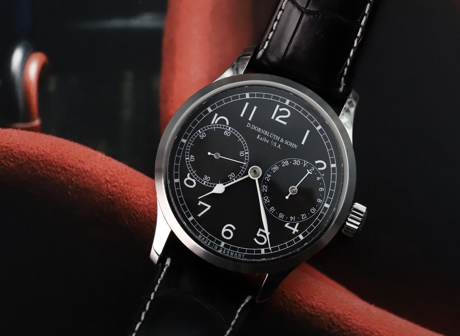 Dornbluth_Sohn99.4BlackDial-2011WatchVault02.jpg