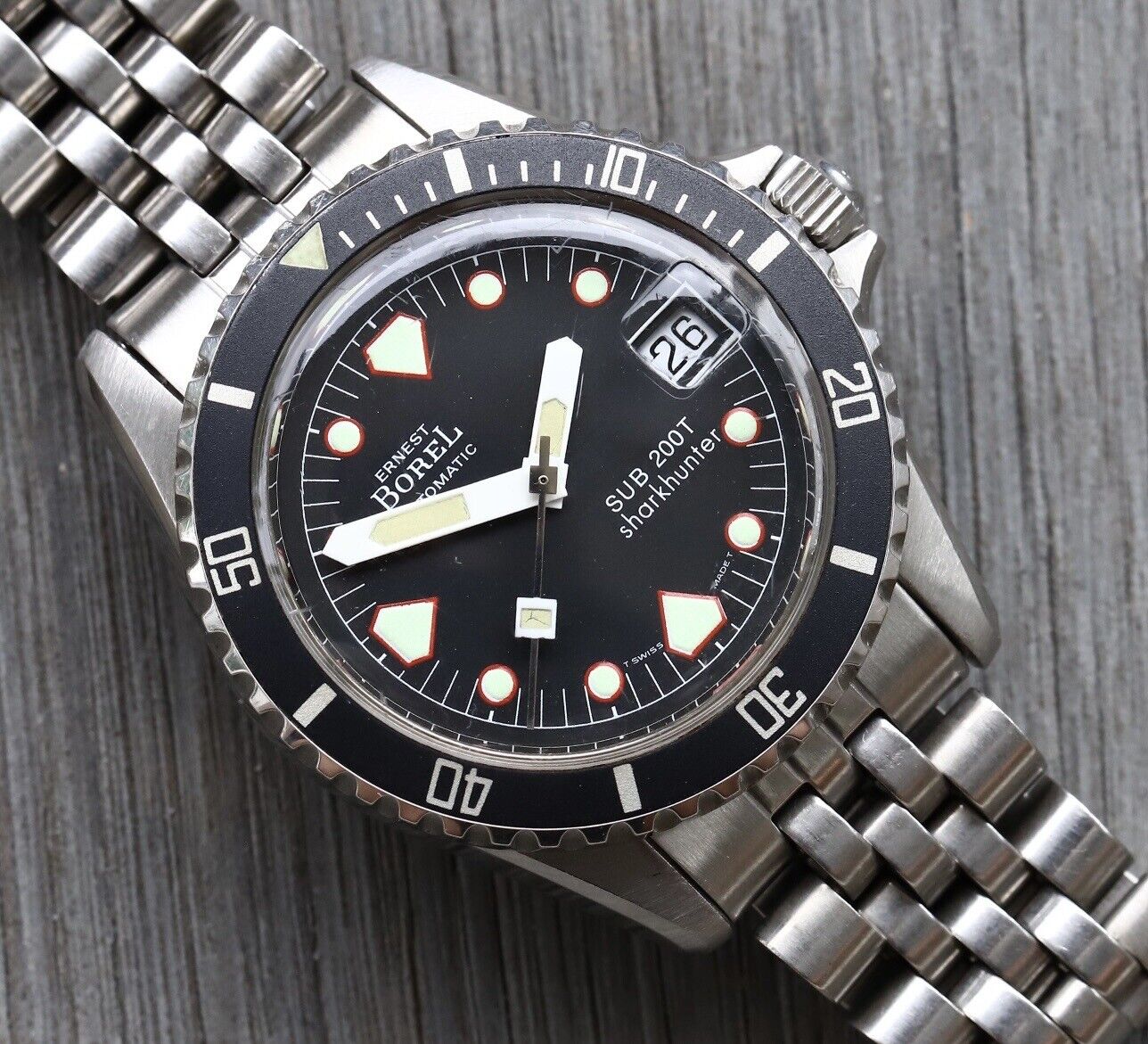 ErnestBorelSub200TSharkhunter4616WatchVault02.jpg