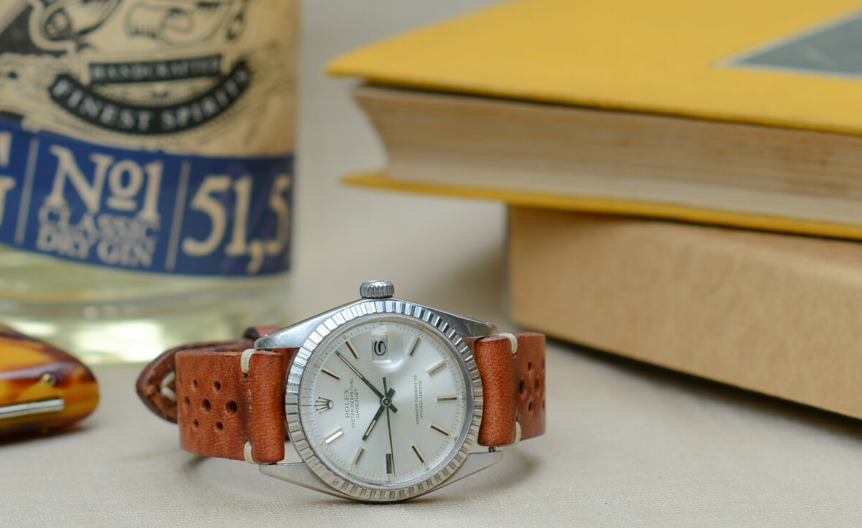 FlucoHunterRacingleatherwatchstrapwatchvaultblack02WhiskyTan.png