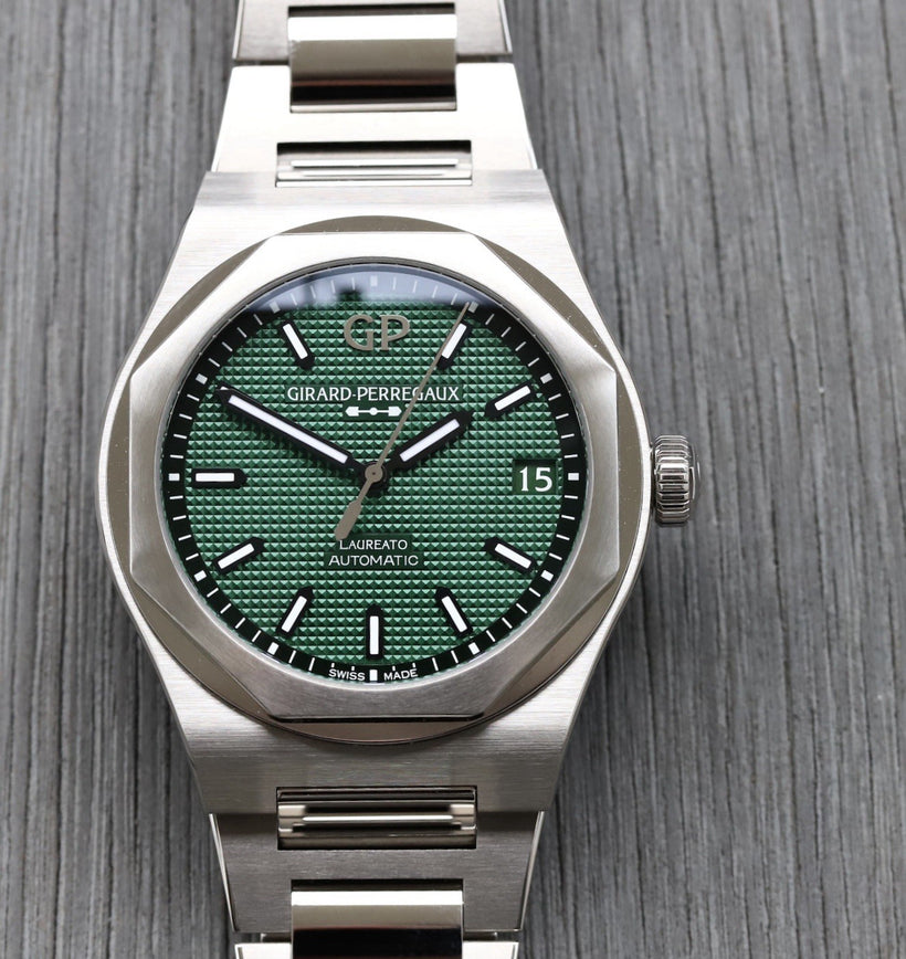 Girard-Perregaux Laureato Green Dial 81010-11-3153-1CM 42mm - 2025