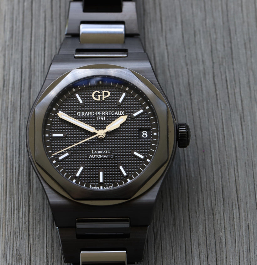 Girard Perregaux Laureato Ceramic 42 81010-32-631-32A - 2025