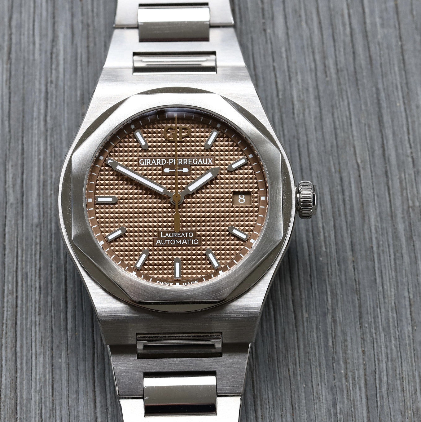 3154 Girard Perregaux Laureato Copper Dial 38mm 81005-11-3154-1CM - 2023 ...