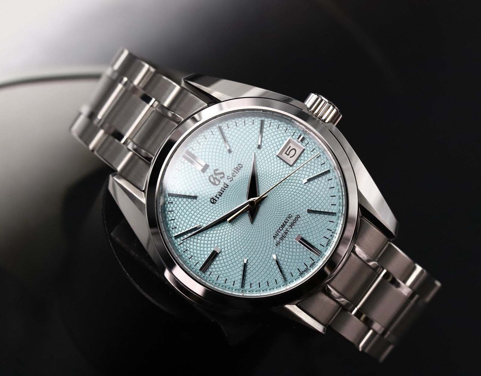 GrandSeikoHeritageCollectionNarutoWhirlpoolOceaniaSBGH331WatchVault02_9dc3126a-1591-449d-9543-70cb6f763eab.jpg