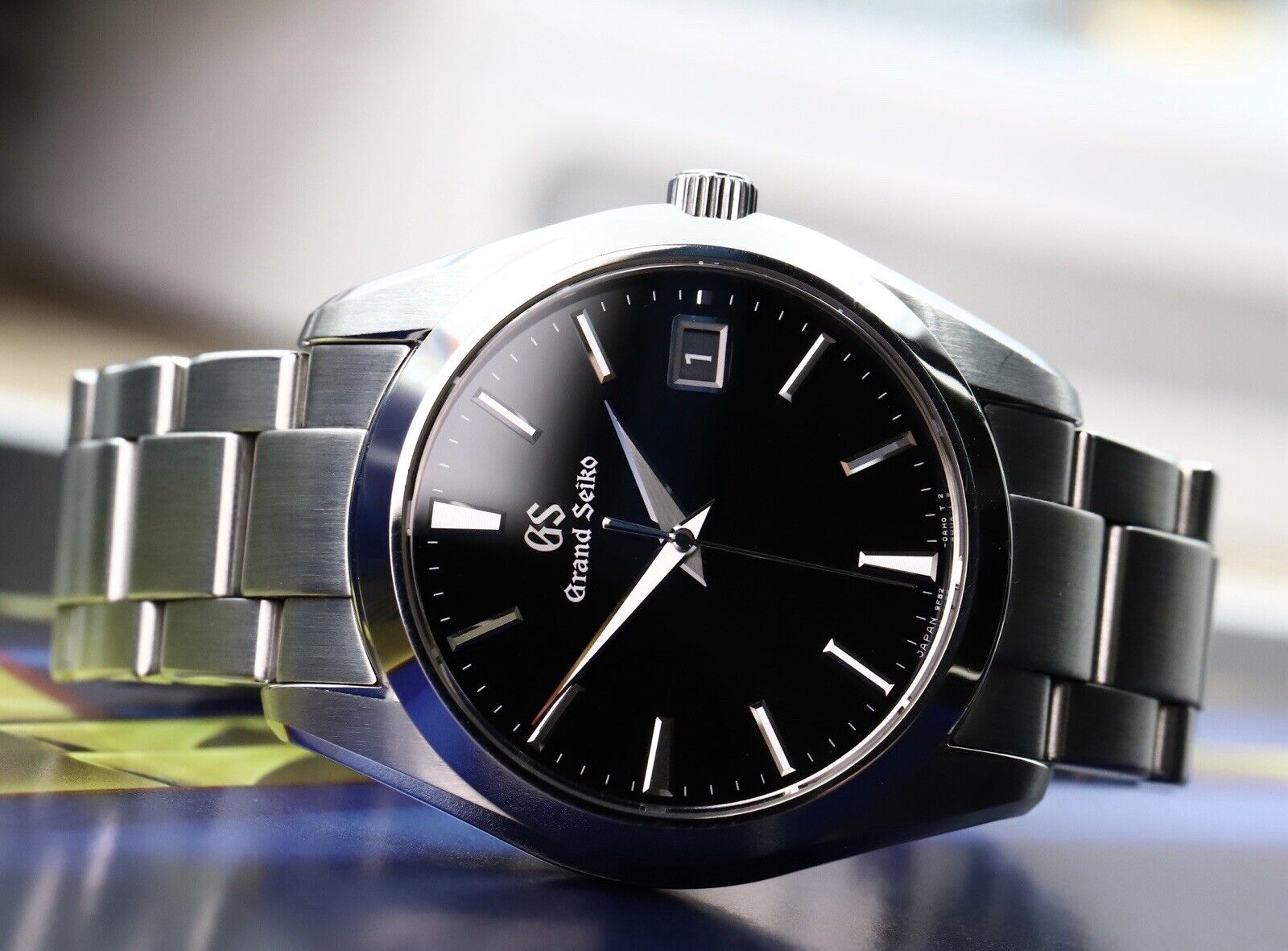 GrandSeikoHeritageHeritageQuartzSBGV2239F8240mm-2020WatchVault02.jpg