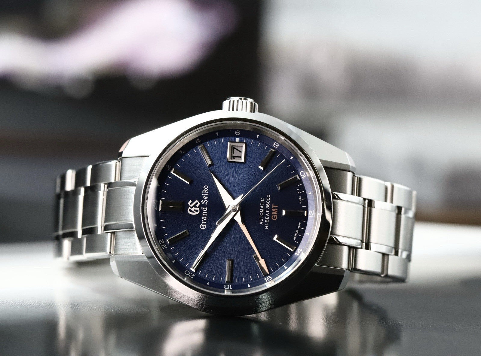 GrandSeikoHeritageHi-BeatBoutiqueEdition_MtIwate_SBGJ235-2021WatchVault02.jpg