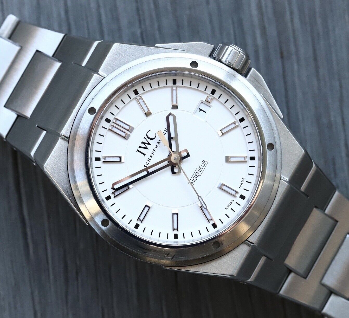 IWCIngenieurSilverDialIW323904IW3239-04WatchVault02.jpg