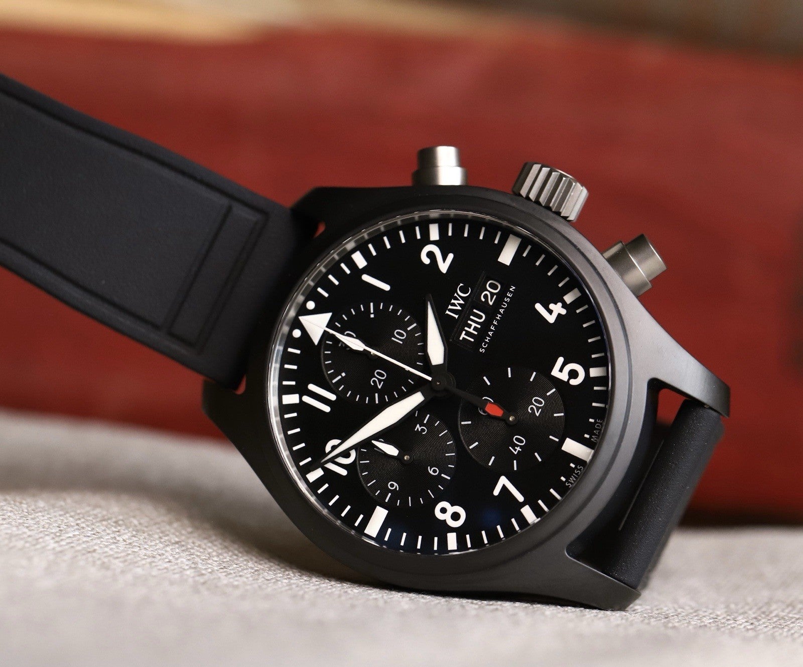 IWCPilot_sWatchChronographCeramic41TopGunIW389401-2024WatchVault02.jpg