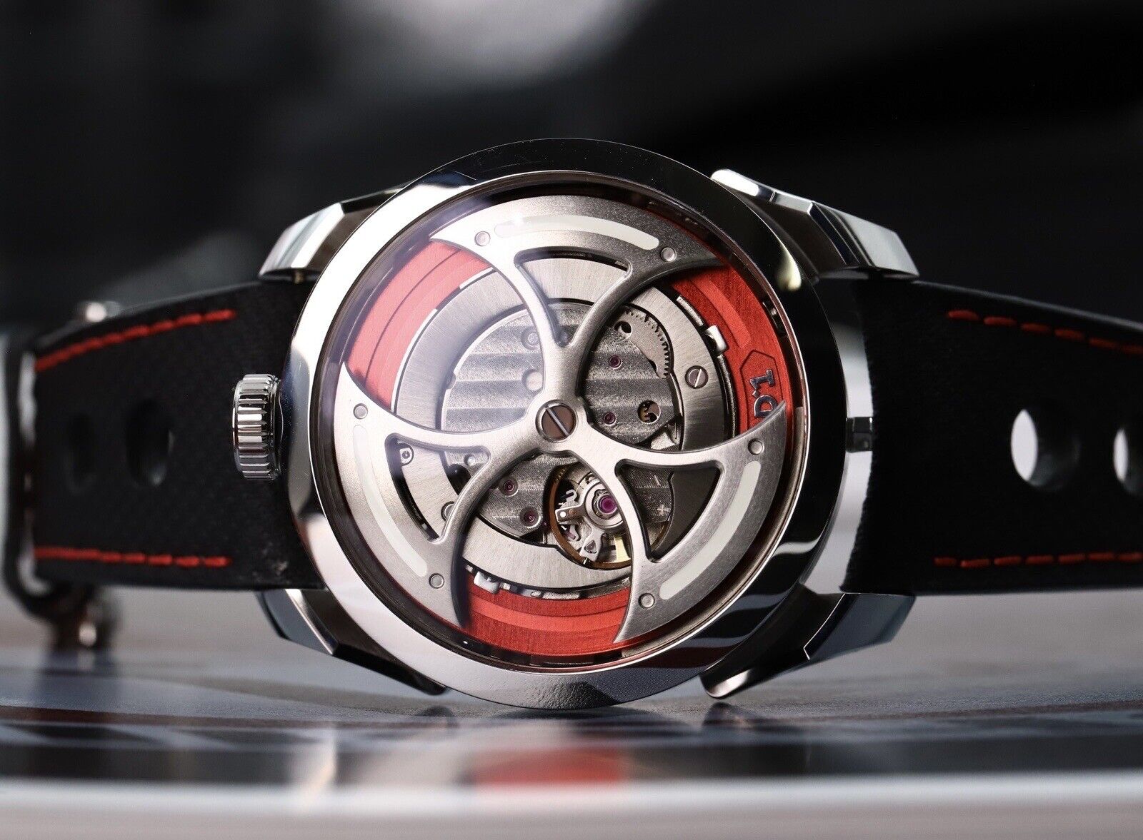 MB_FM.A.D1RedEditionWatchVault02_258ea03b-f8bb-4751-8e9b-081edf09891b.jpg