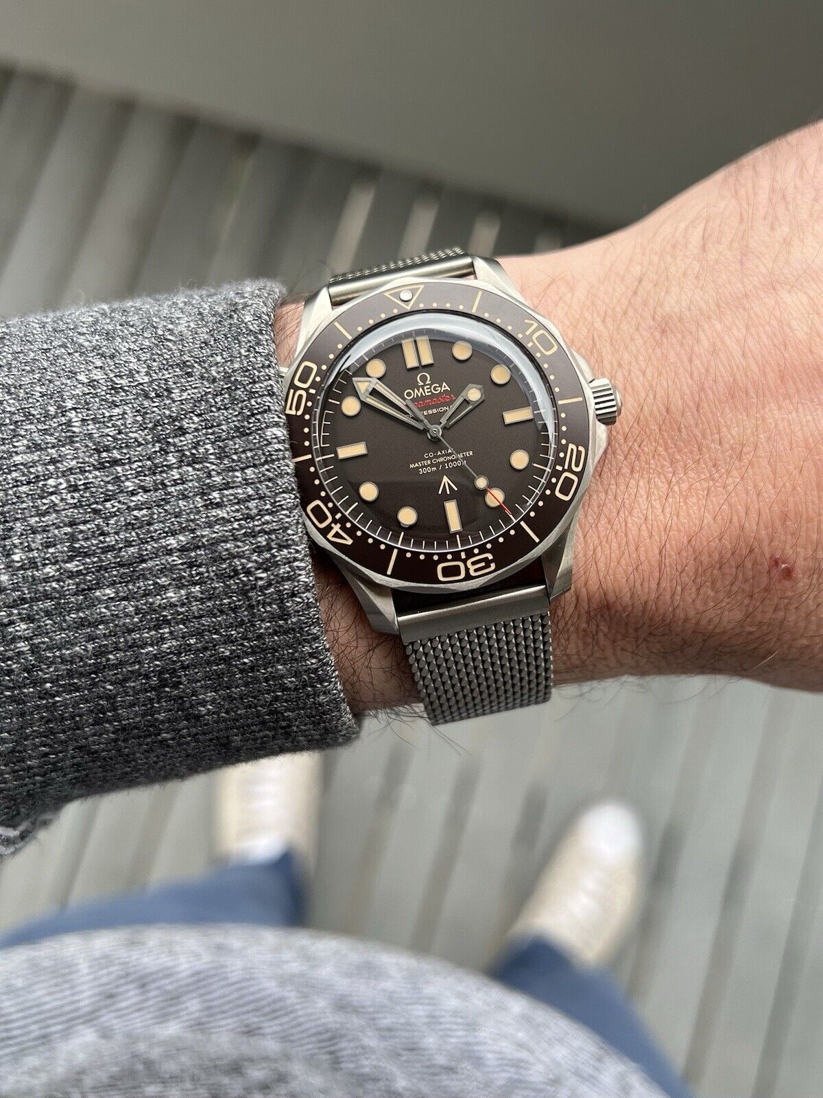 Ultramarine Beluga - tome 3 - Page 38 OmegaSeamaster300M_NoTimetoDie_NTTD007210.90.42.20.01.001-2020WatchVault13_90d1665e-4715-4de1-a813-30581adcc9fd_2048x