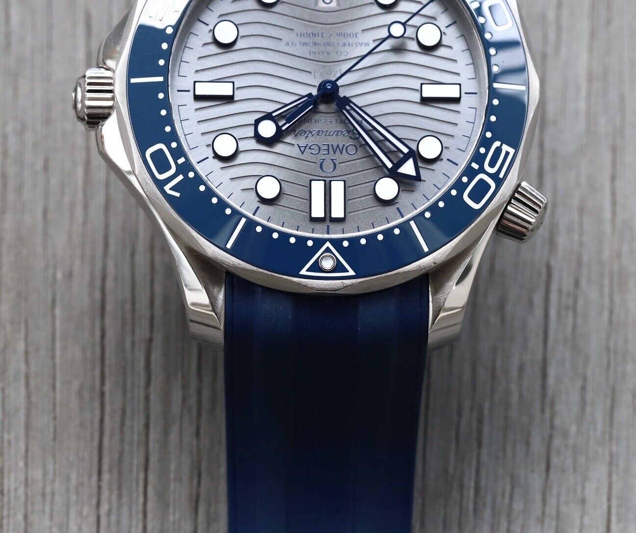 Omega Seamaster Diver 300M Co-Axial Grey Dial 42mm 210.32.42.20.06.001