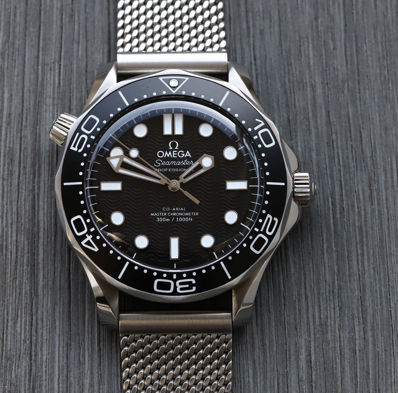 OmegaSeamasterDiver300MNoDate42mm210.32.42.20.01.003withBracelet-2024WatchVault01.jpg