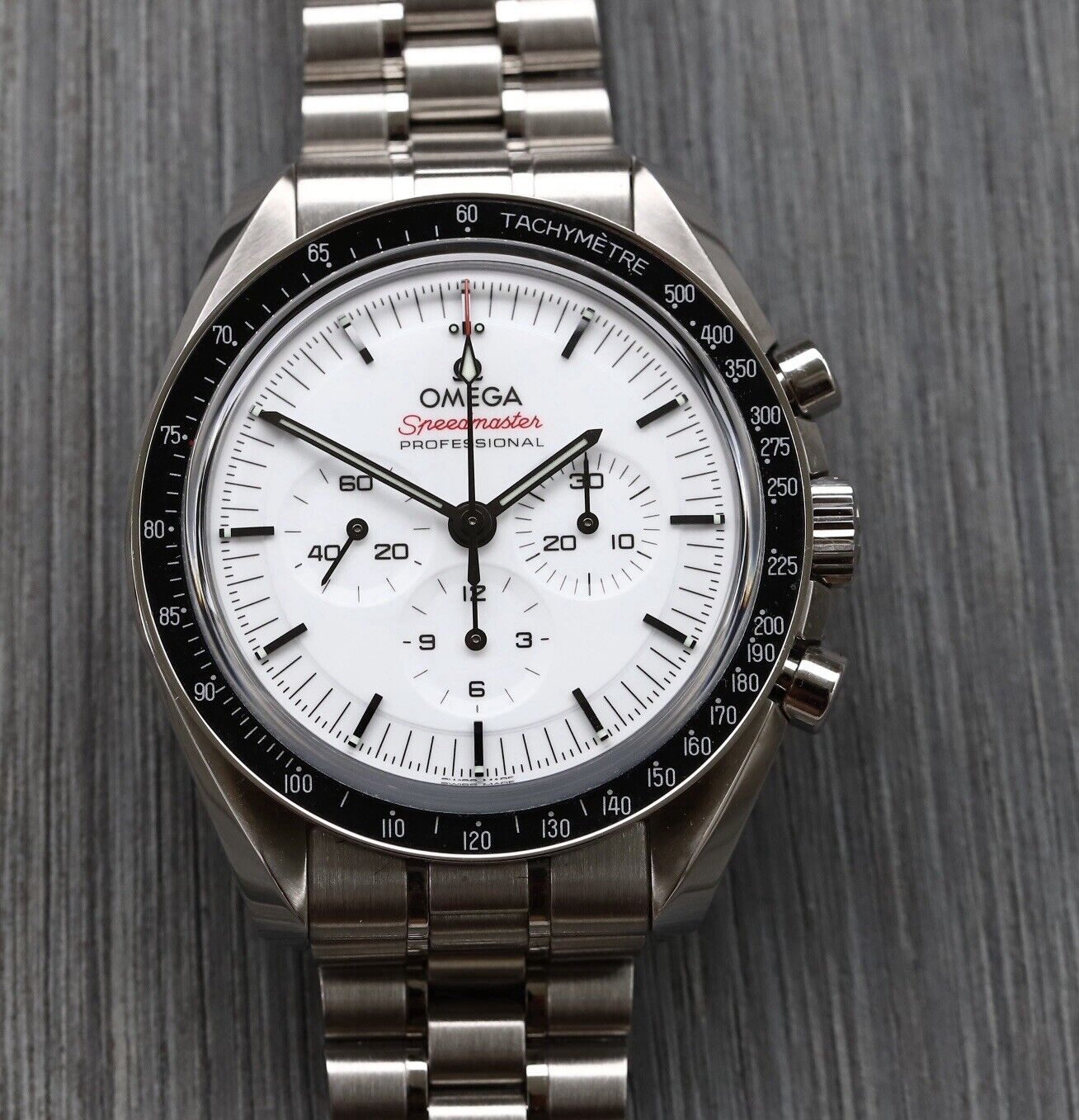 Omega Speedmaster Professional 42mm White Dial 310.30.42.50.04.001 - 2024