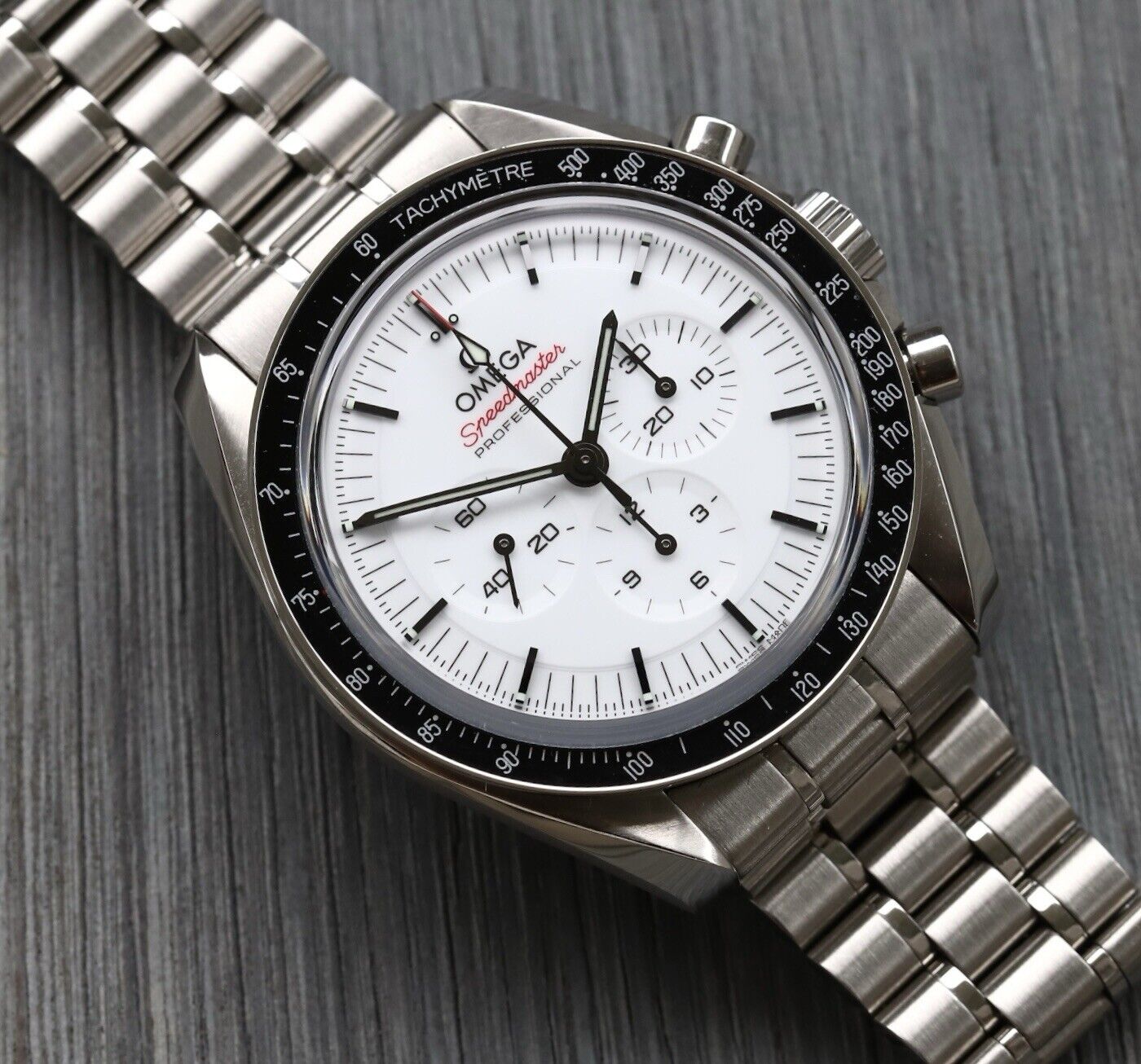 Omega Speedmaster Professional 42mm White Dial 310.30.42.50.04.001 - 2024