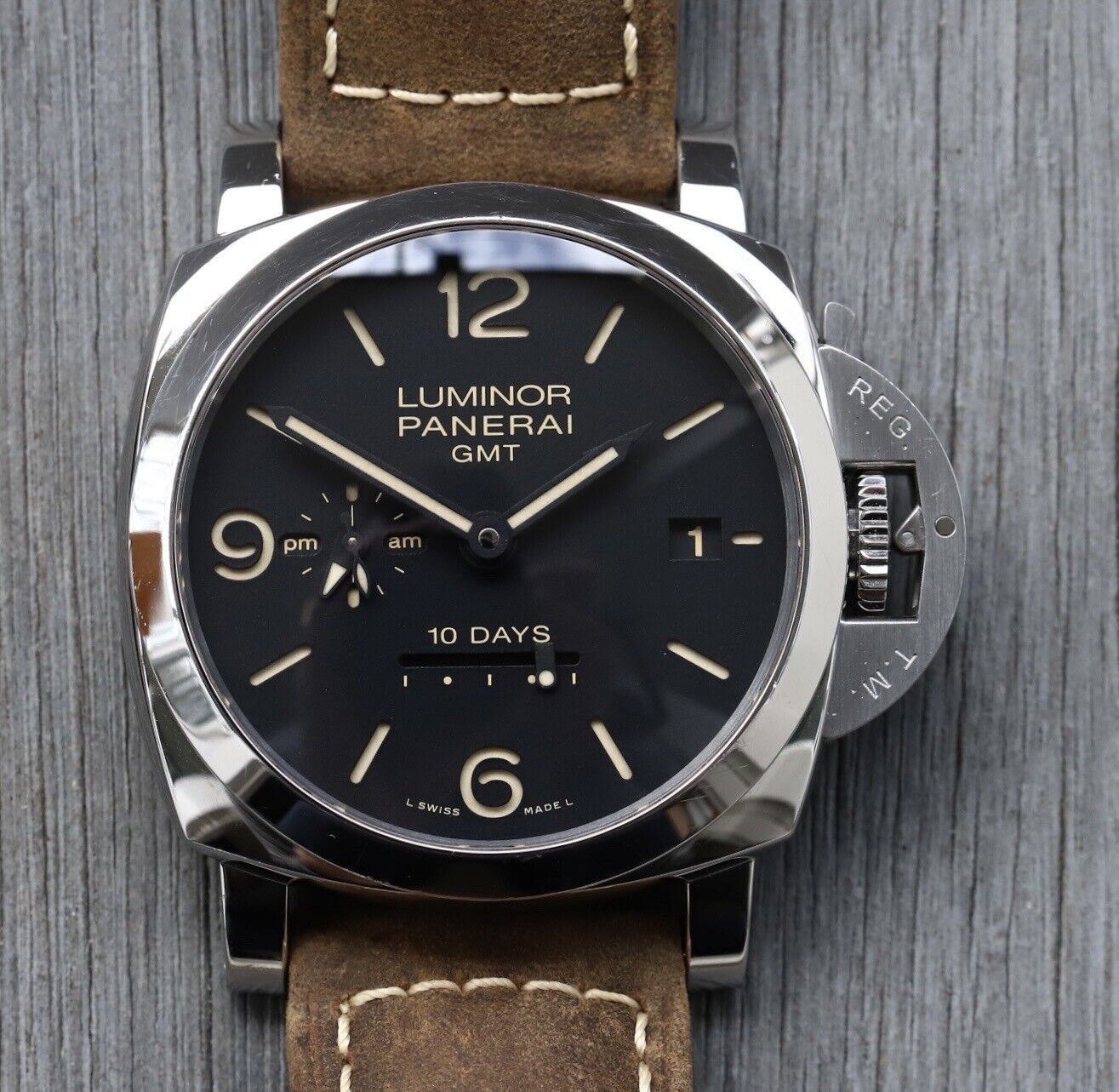 PaneraiLuminor195010DaysGMTPAM533PAM00533-2020WatchVault01.jpg