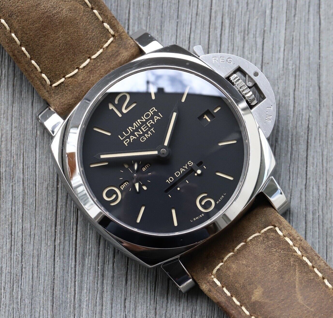 PaneraiLuminor195010DaysGMTPAM533PAM00533-2020WatchVault02.jpg