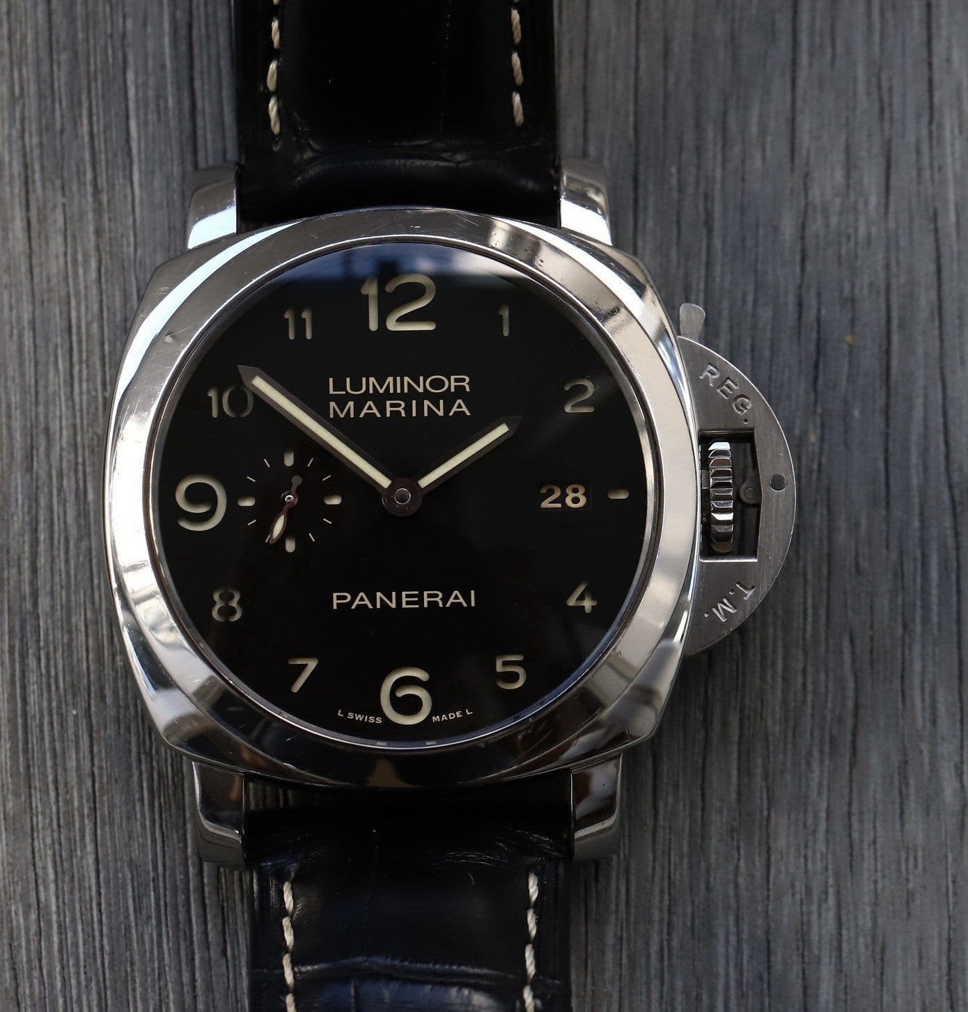PaneraiLuminor1950Marina3DaysAutomatic44mmPAM00359PAM359-2010WatchVault01.jpg