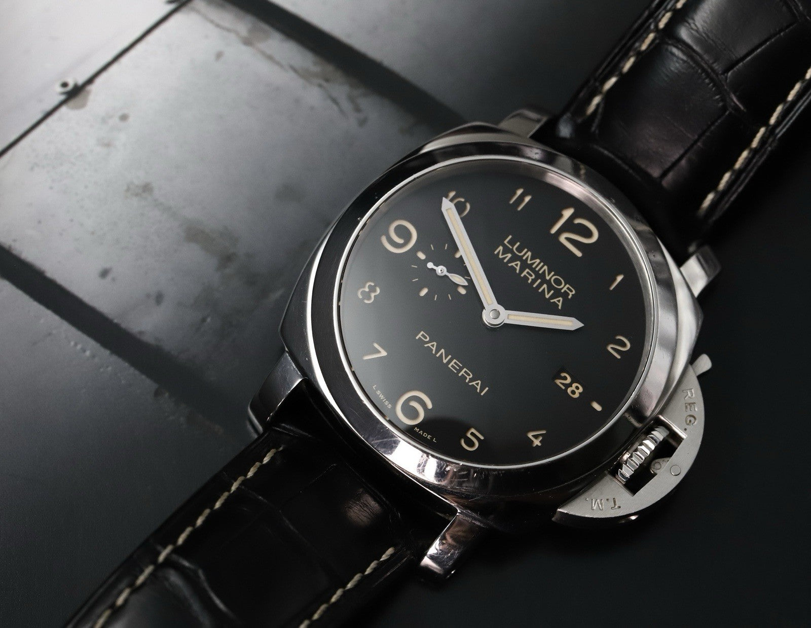 PaneraiLuminor1950Marina3DaysAutomatic44mmPAM00359PAM359-2010WatchVault02.jpg