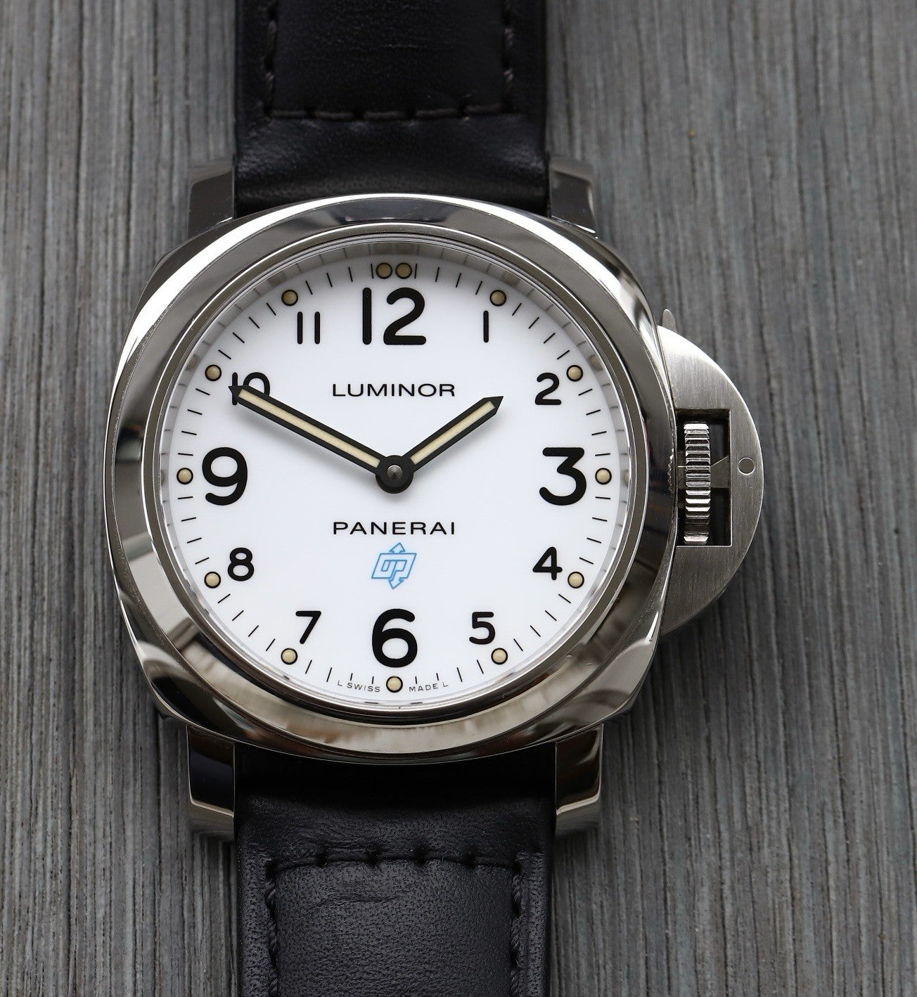 PaneraiLuminorBaseLogoWhitePAM00630PAM630-2021WatchVault01.jpg