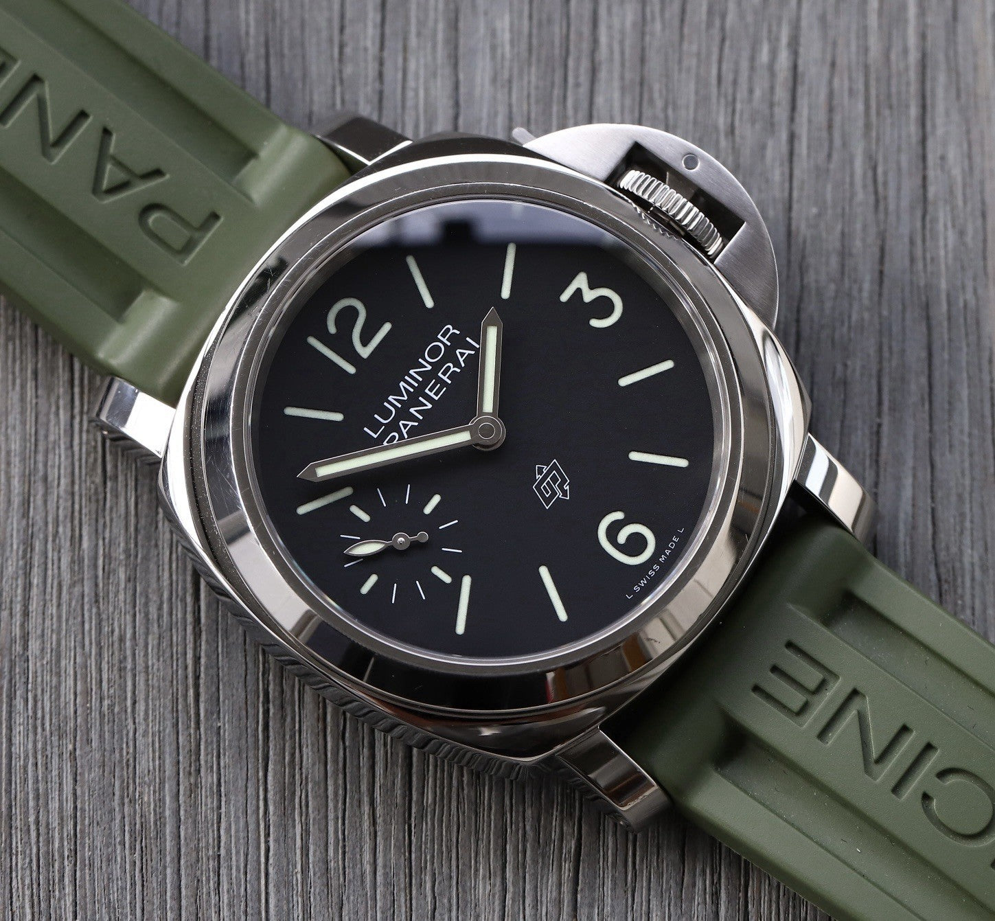 PaneraiLuminorLogoPAM108444mmManualWind-2023WatchVault10_6e046f9c-f40a-4883-88f4-f54c899d977e.jpg