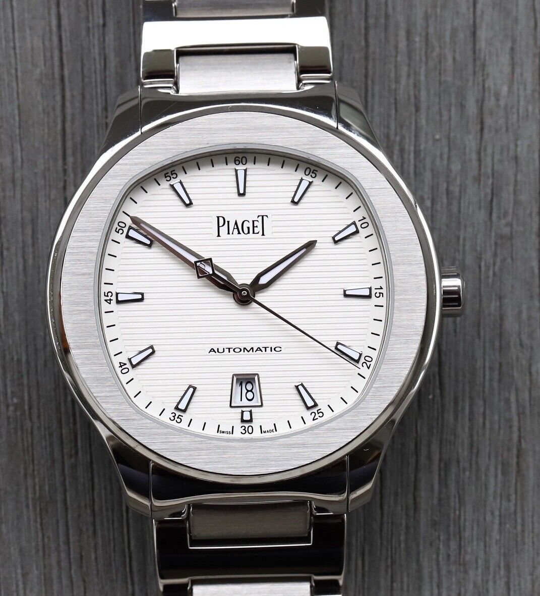 PiagetPoloSSilverDial42mmAutomaticG0A41001-2020WatchVault01.jpg