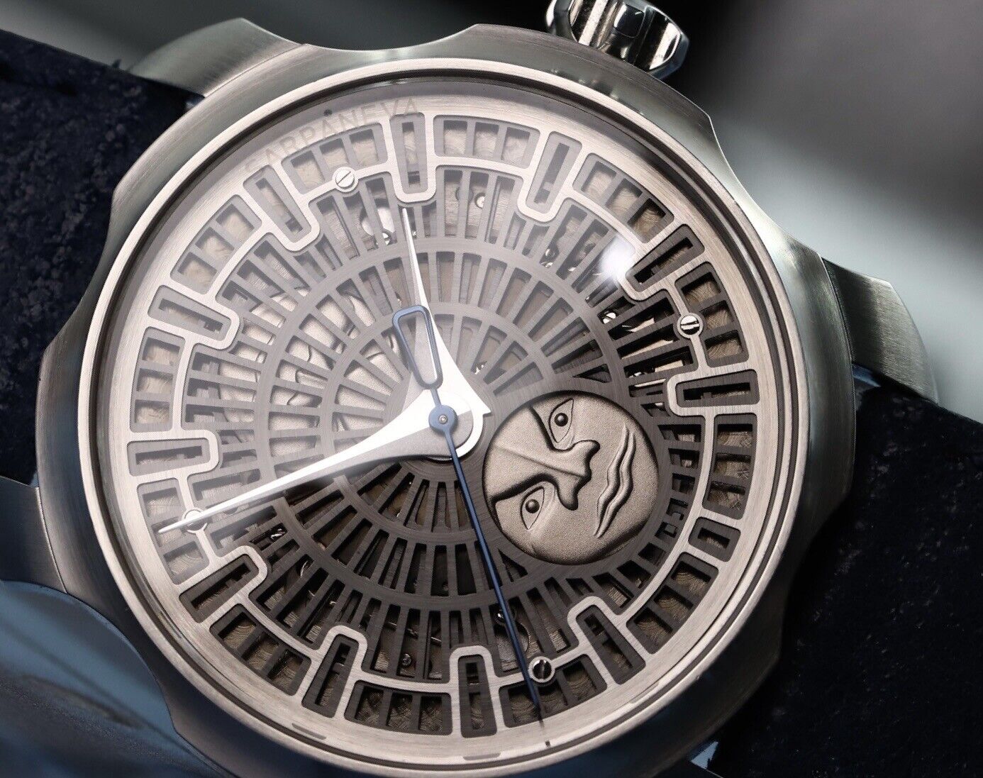 SarpanevaKoronaK3Moonphase-2017WatchVault02.jpg