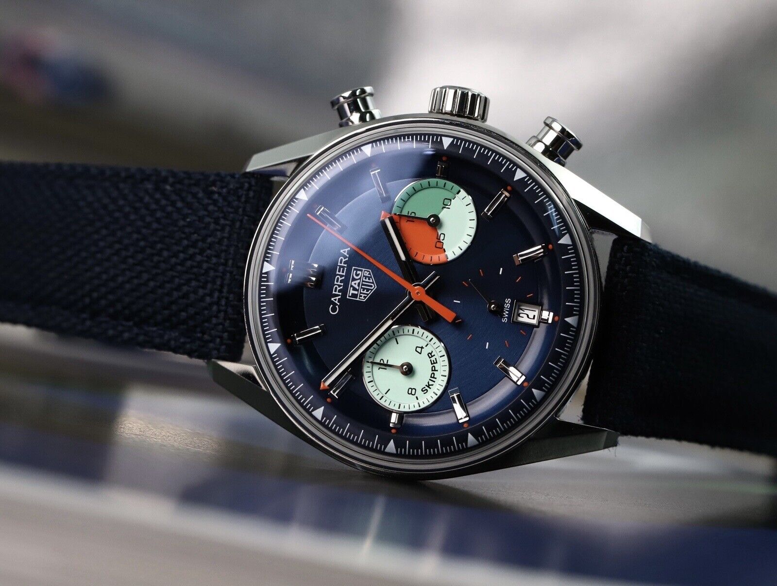 TAGHeuerCarreraSkipper39mmCBS2213.FN6002-2023WatchVault02_64abea05-db19-4bd4-8d40-9db7c469ad53.jpg